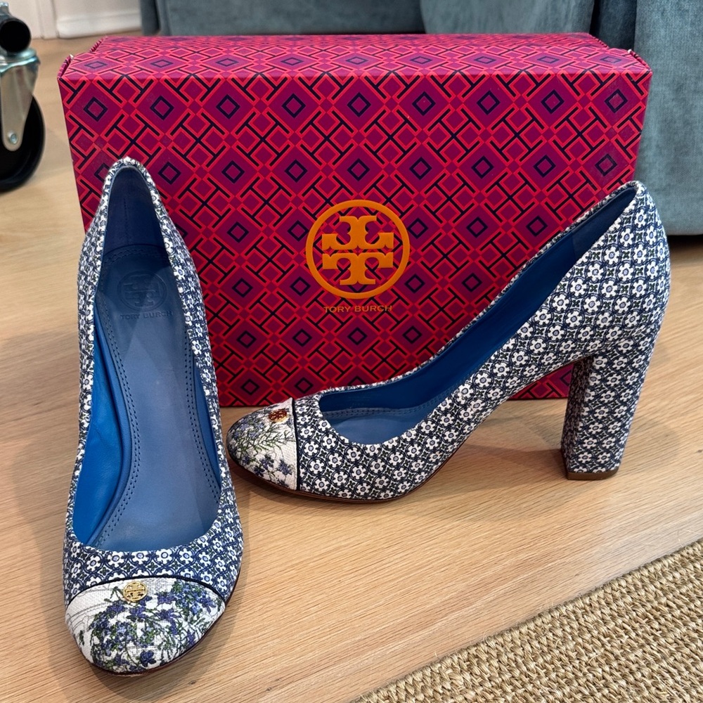 Tory Burch Blue White Patterned Block Heel Pumps Size 9.5